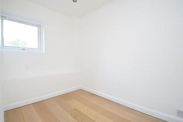 3 bedroom house - end terrace - Photo 1