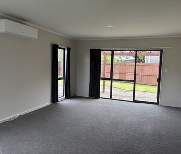 Spacious Family Home in Prime Ohope Location - Ohope - Photo 3