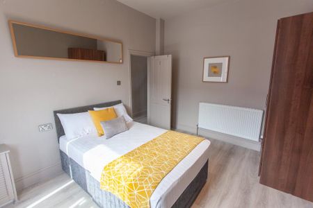 4 bedroom terraced house to rent - Photo 3