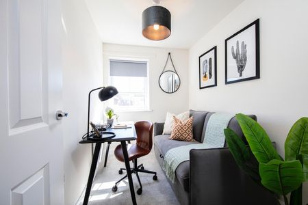 Janaki-Ammal Avenue, Norwich, Cringleford - Photo 2