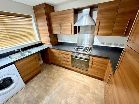 2 bedroom semi-detached house to rent - Photo 4