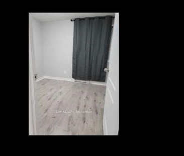 For Lease - 40 Gladstone Square, Brampton, Ontario - Photo 2