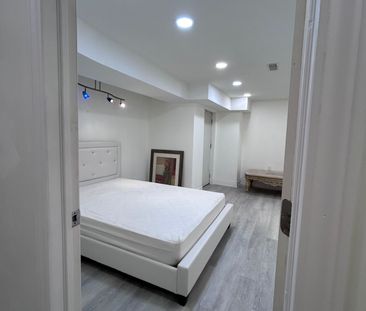 For Lease - 39 Waterton Crescent, Richmond Hill, Ontario - Photo 5