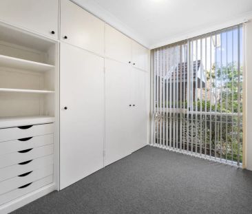 Modern & Elevated Ground Floor Apartment - Photo 2