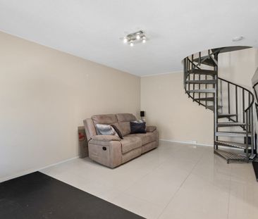 Stylish & Convenient Townhouse Living in Wembley - Viewing Monday 1... - Photo 3