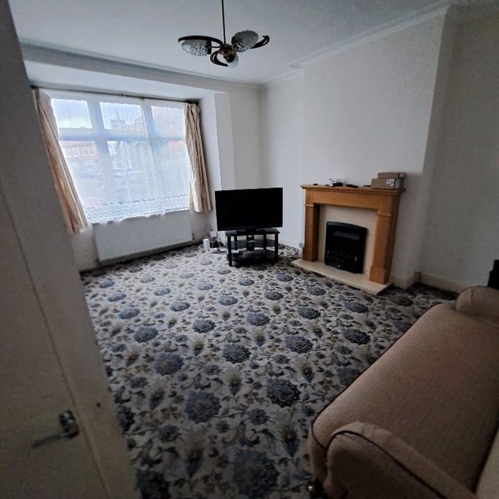 5 Bed Terraced House, Whitburn Road, SE13 - Photo 1