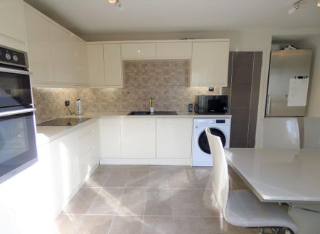 3 bedroom terraced house to rent - Photo 2