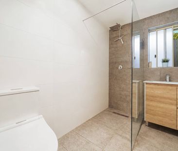 SPACIOUS & WELL-PRESENTED GRANNY FLAT! - Photo 4