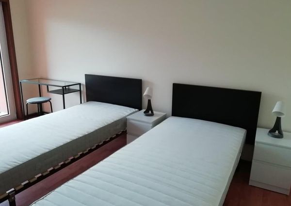 Arrendo quarto ou apartamento em Valenca