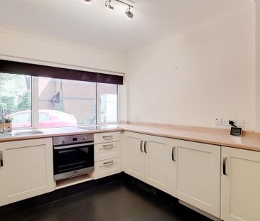 Studio to rent - Photo 3