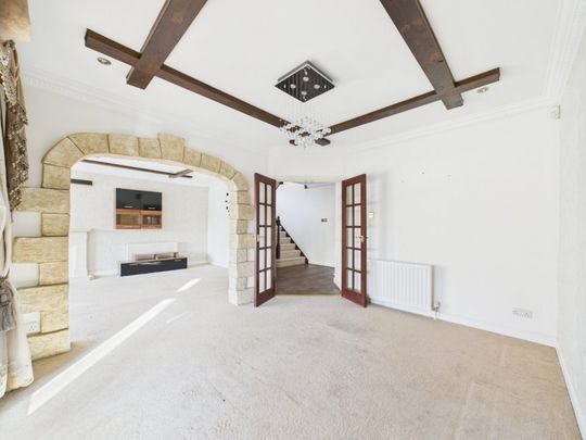 Hythe End Road, Wraysbury, Staines-upon-Thames,TW19 - Photo 1