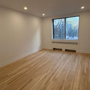 Newly Renovated Three Bedroom Apartment for Rent! - Photo 2