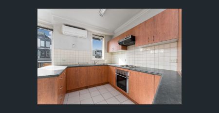 LIGHT AND SPACIOUS! - Photo 2