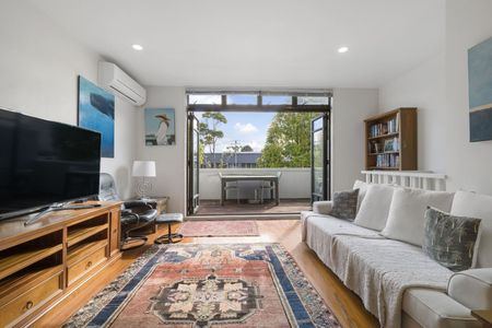 Move-in ready + 2 min walk to Ponsonby Road - Photo 4