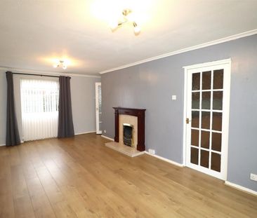 Humphrey Davy Road, Bedworth - Photo 1