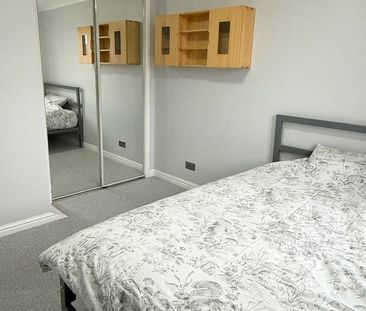 3 Bed Semi-Detached House, Trundleys Road, SE8 - Photo 6