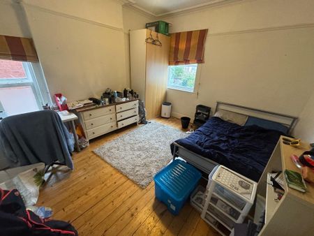 6 bedroom flat to rent - Photo 2