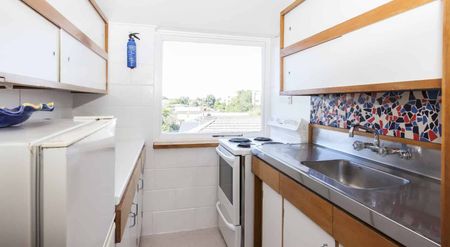 Top floor apartment - Fully furnished - Photo 2