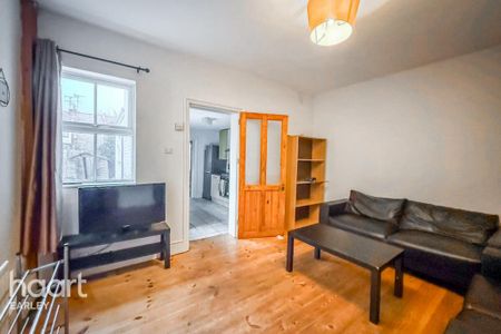 4 bedroom terraced house to rent - Photo 3