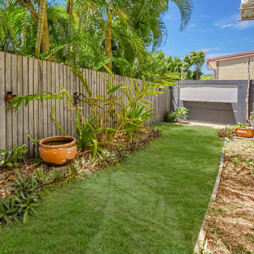 Gorgeous Townhouse in North Ward! - Photo 1