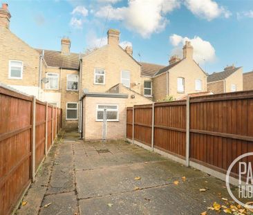 3 bedroom terraced house to rent - Photo 5