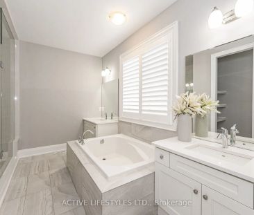 Detached Home For Lease | W9250779 - Photo 6