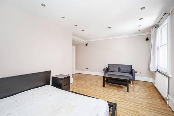 Studio to rent - Photo 1