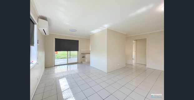 Sunnybank Hills State School Catchment---Comfortable Low Set Home - Photo 1