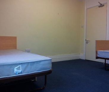 1 bedroom private hall to rent - Photo 6