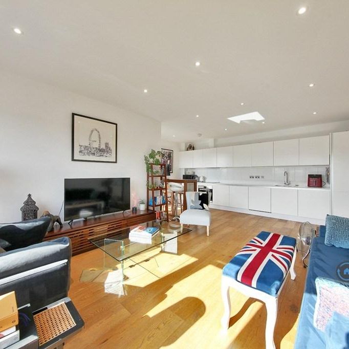 1 bedroom penthouse to rent - Photo 1
