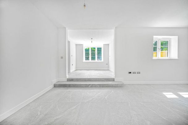 Epsom Road, Guildford - 3 bedrooms Property for lettings - Seymours - Photo 1