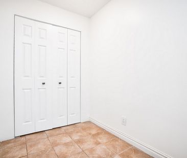 3 bedroom, 1 bath - Photo 5