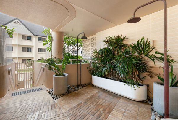 "The Hemingway" - Luxury Ocean View Apartment - Photo 1