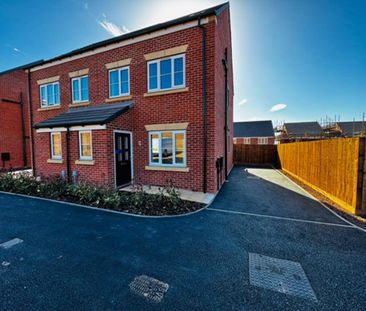 4 bedroom semi-detached house to rent - Photo 4