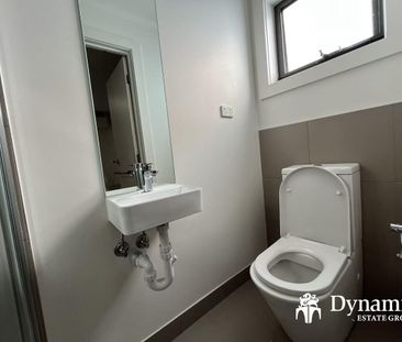 Private Room with Ensuite – Room 5 Available for Lease - Photo 5