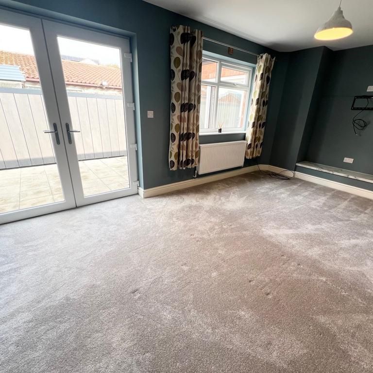 2 bedroom bungalow to rent - Photo 1