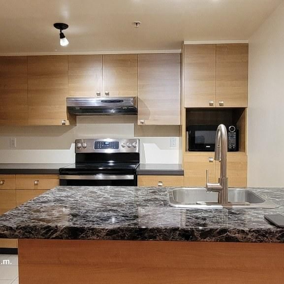 Grand 4 1/2 à louer / Large 4 1/2 for rent - Photo 1