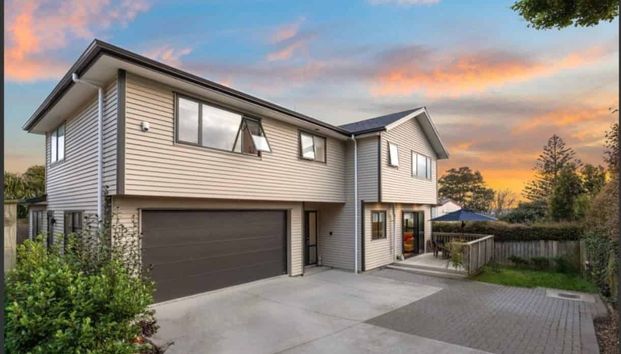 Pakuranga, House and Self-contained flat - Photo 1