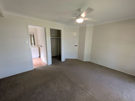 Spacious Family Home - Photo 5