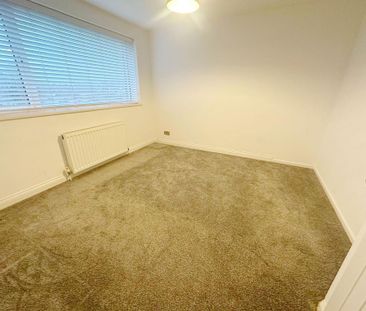 3 bedroom end of terrace house to rent - Photo 4