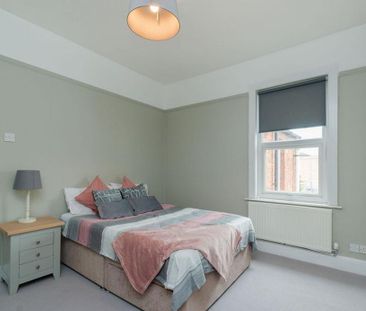 4 bedroom terraced house to rent - Photo 3