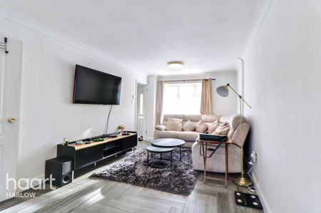 3 bedroom semi-detached house to rent - Photo 2