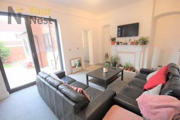 Room 4, Norfolk Terrace, Chapel Allerton, Leeds, LS7 4QW - Photo 1