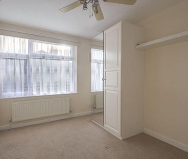 4 bedroom semi-detached house to rent - Photo 6