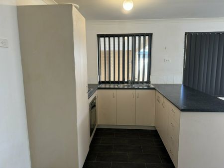 Three Bedroom Home In A Convenient Location! - Photo 5