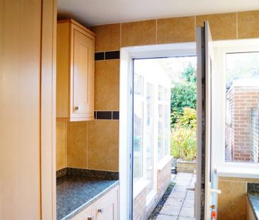 3 bedroom semi-detached house to rent - Photo 2