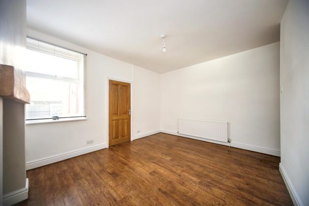 Diggle Street, Wigan, WN6 - Photo 1