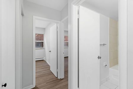 For Lease - 103 Emerald Street, Hamilton, Ontario - Photo 2