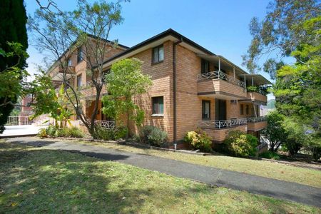 2/82-84 Hunter Street, Hornsby, NSW 2077 - Photo 4