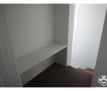 3 Bed Townhouse with small backyard - Photo 5